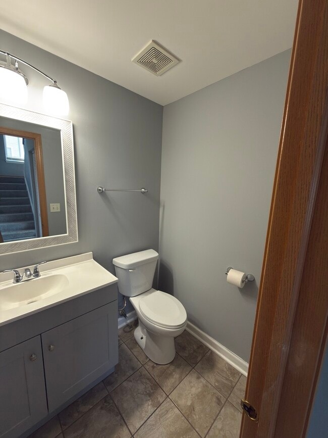 Building Photo - 357 Richmond Dr