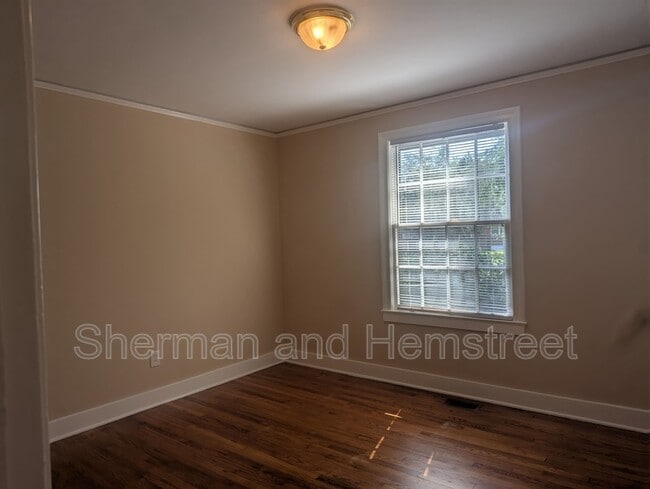 Building Photo - 1449 Troupe St