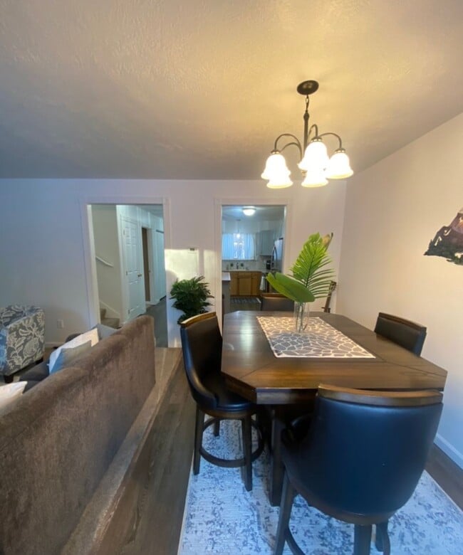 Building Photo - 1100 W Nugget Ave