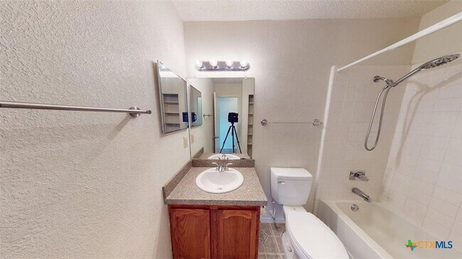 Building Photo - 1613 Bobby Lee Dr