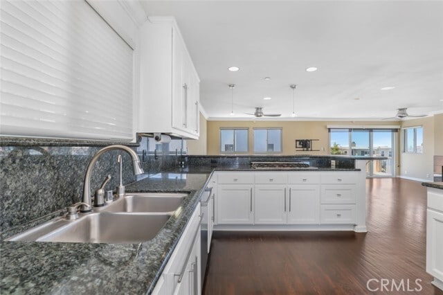 Building Photo - 209 Crest Dr