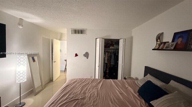 Building Photo - 4330 NW 79th Ave