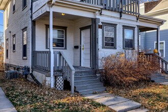 Building Photo - 925/927 Goodhue Blvd