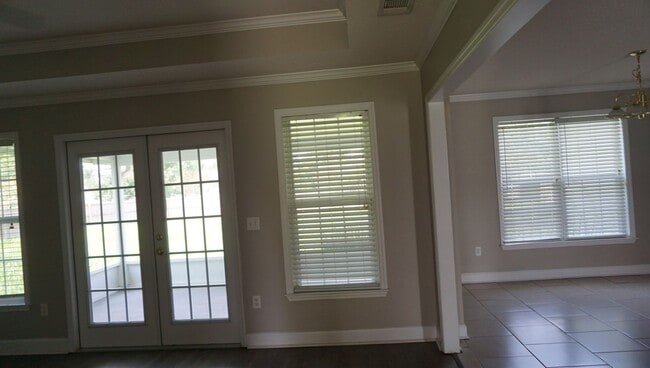 Building Photo - Luxury in Lakeland, GA
