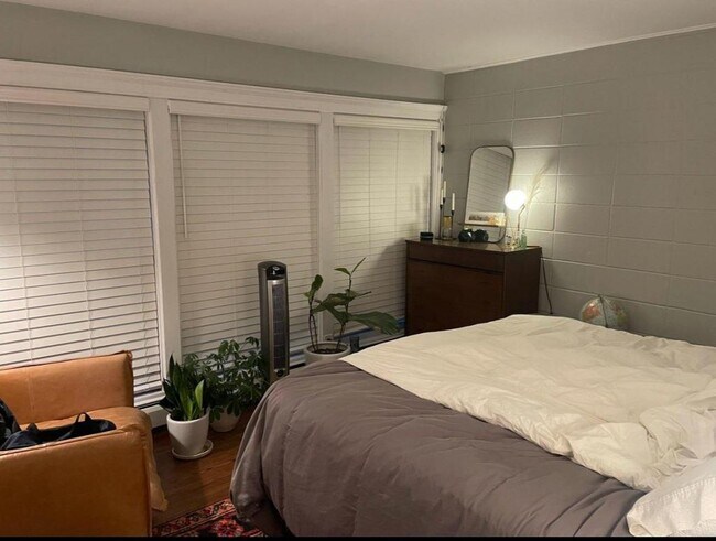 Building Photo - 3130 James St