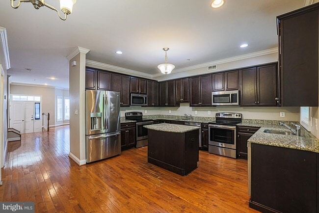 Building Photo - 3709 Fords Ln