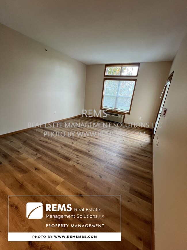 Building Photo - 33 Grand Canyon Dr