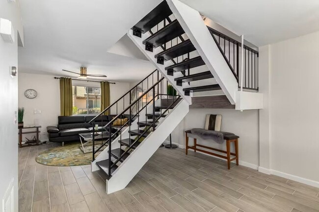 Building Photo - Heart of Old Town Scottsdale 2 bedroom 2.5 bathroom!