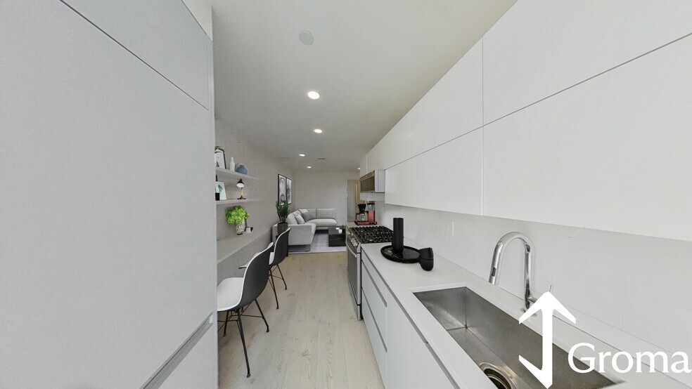 Building Photo - 2 Worthington St