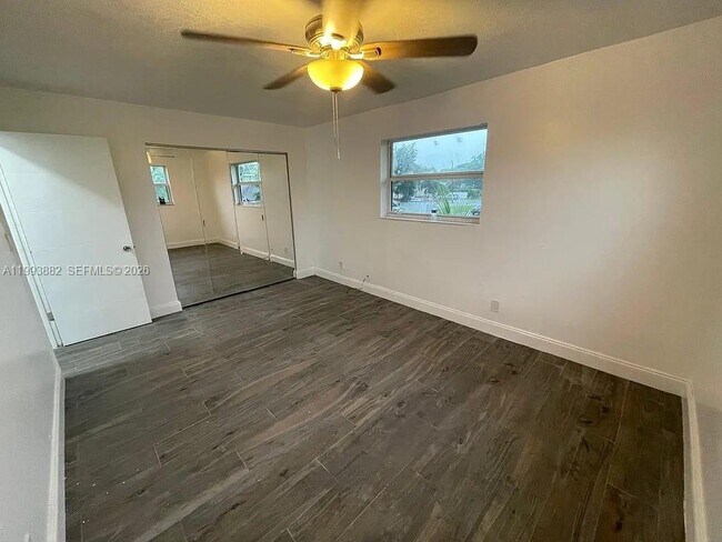 Building Photo - 3906 SW 12th Ct