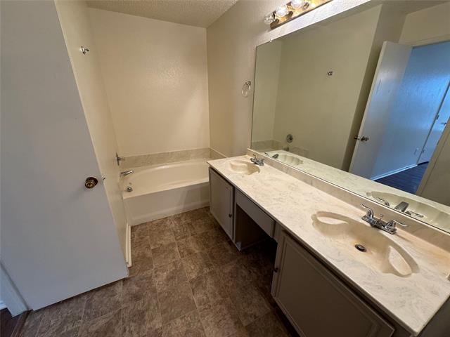 Building Photo - 4024 Periwinkle Dr