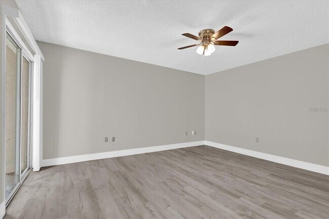 Building Photo - 544 Orange Dr