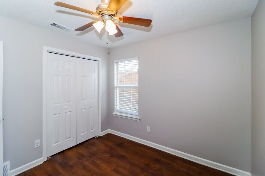 Building Photo - 1663 Ranmar Dr