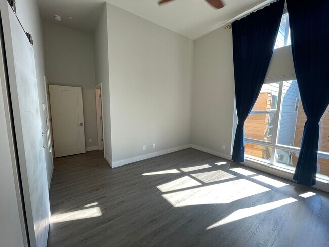 Building Photo - 18242 73rd Ave NE