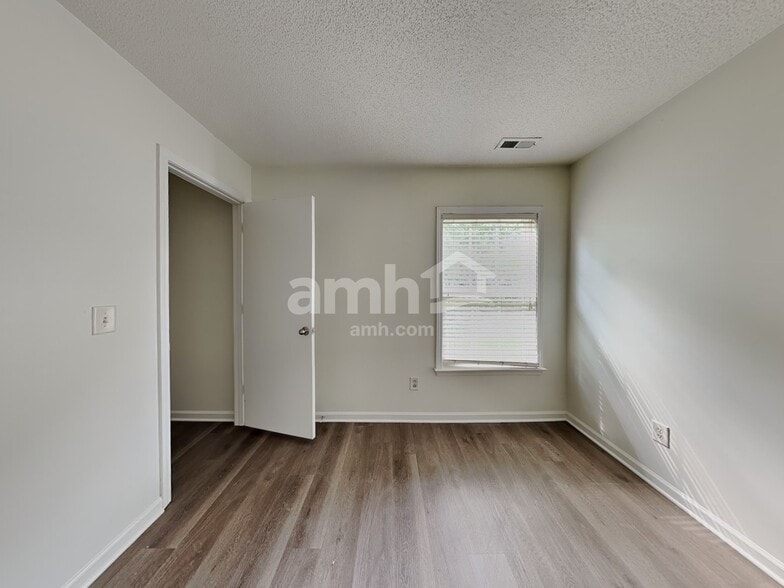 Building Photo - 6025 Namozine Ct