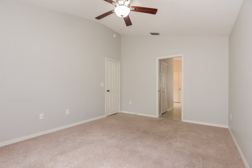 Building Photo - 1430 Maximilian Dr