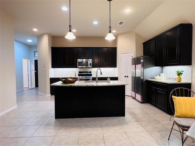 Building Photo - 409 Spring Creek Drive