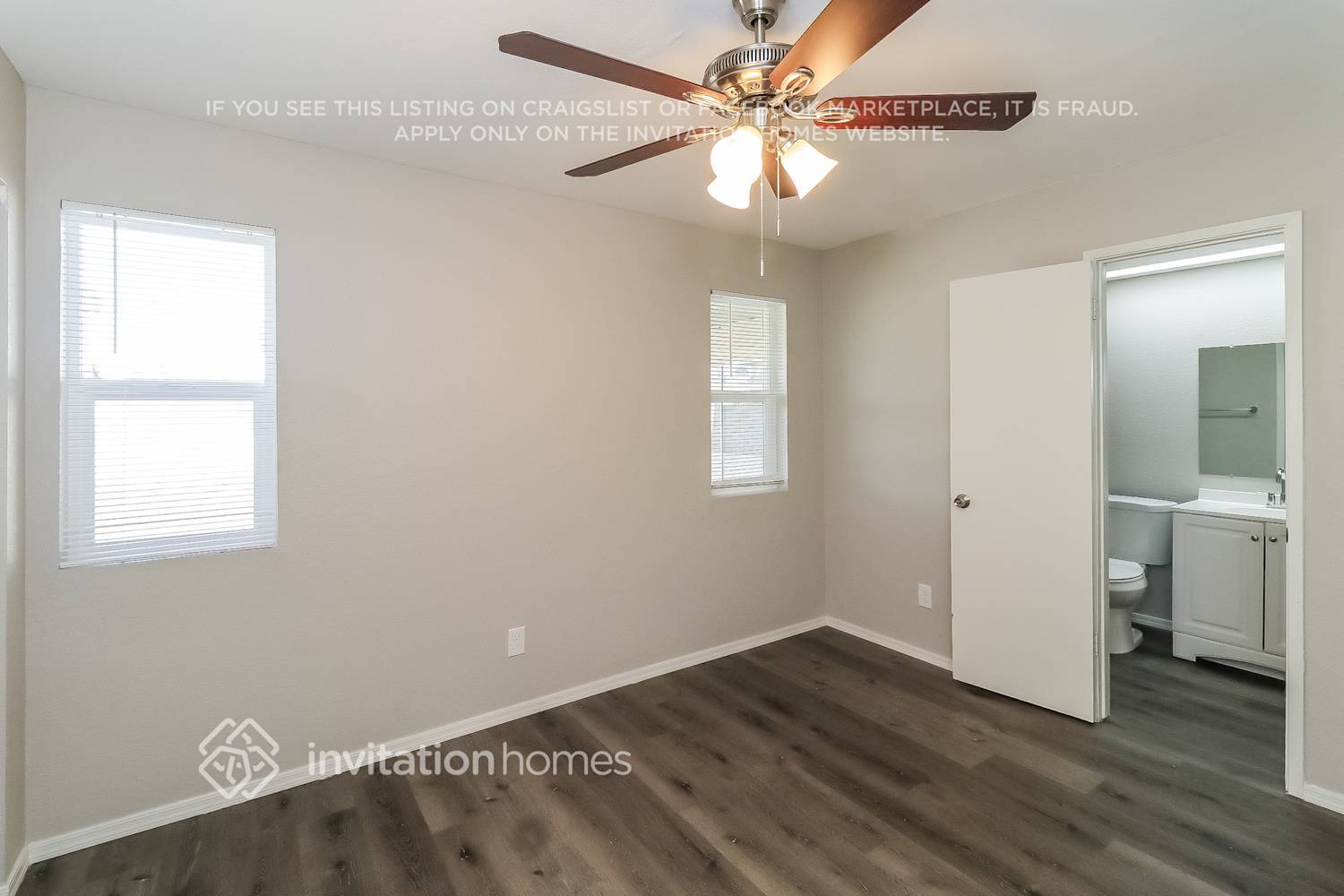 Building Photo - 1624 W Behrend Dr