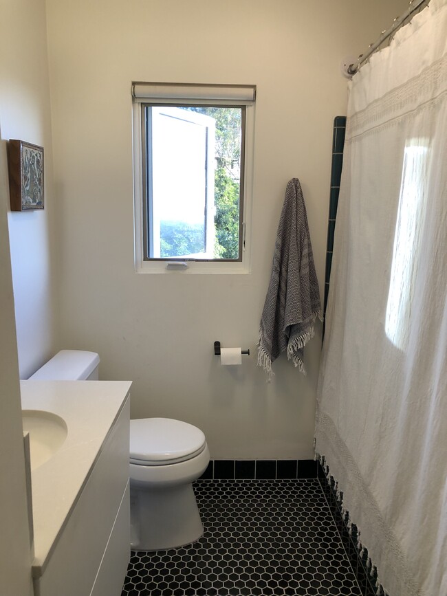 Building Photo - 3622 Landa St