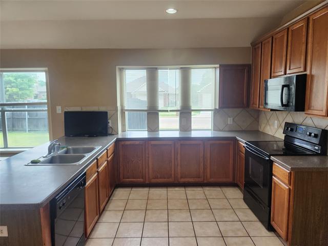 Building Photo - 13520 Valley Mills Dr