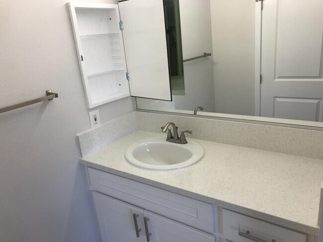 Building Photo - 171 N Richmont Dr