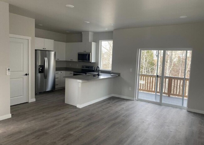 Building Photo - Modern 3-Bedroom Home in Bellingham!