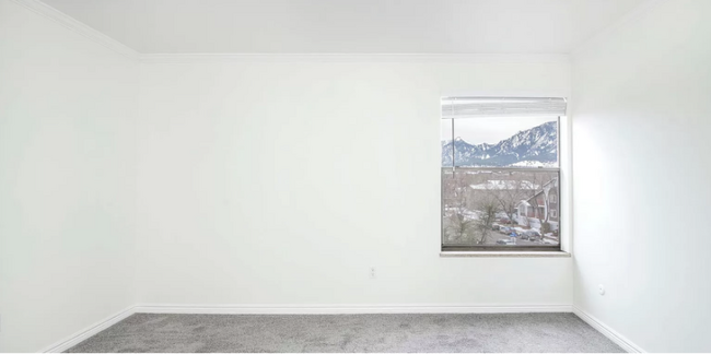 Building Photo - 2227 Canyon Blvd