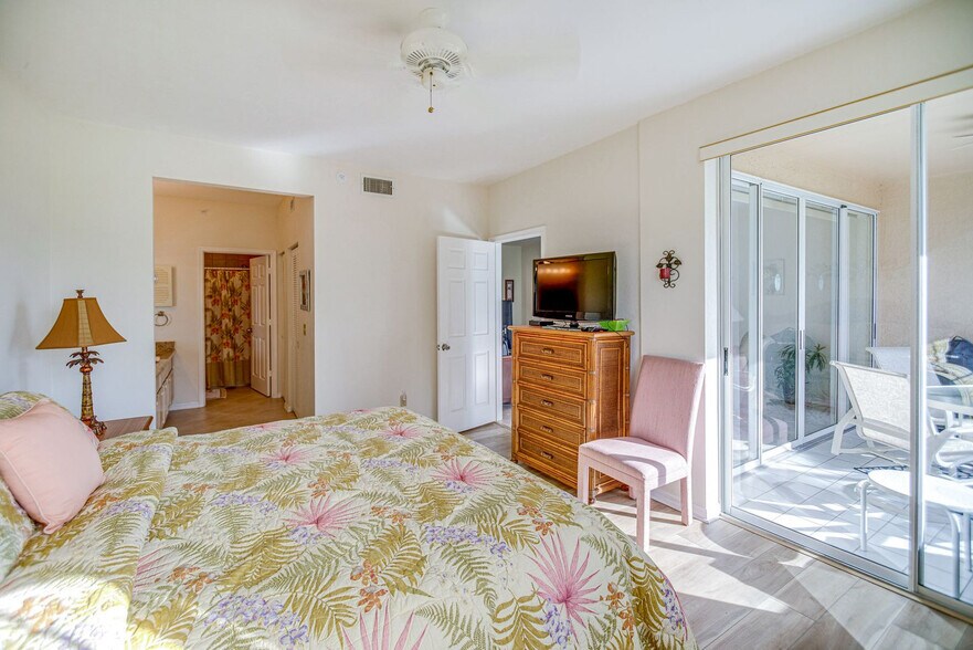 Building Photo - 9851 Costa Mesa Ln