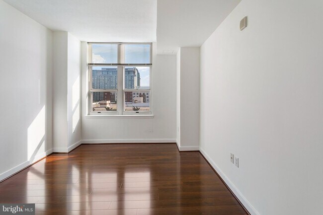 Building Photo - 157 Fleet St