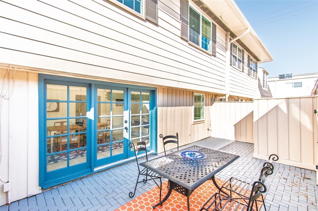 Building Photo - 5805 Valley Forge Dr