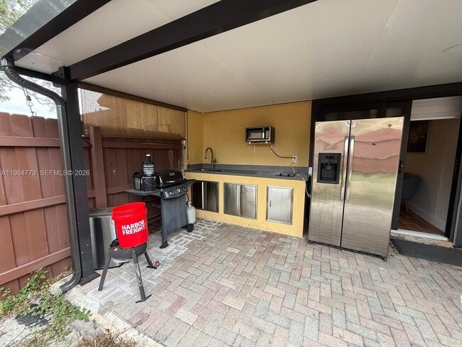 Building Photo - 4403 NW 4th Ave