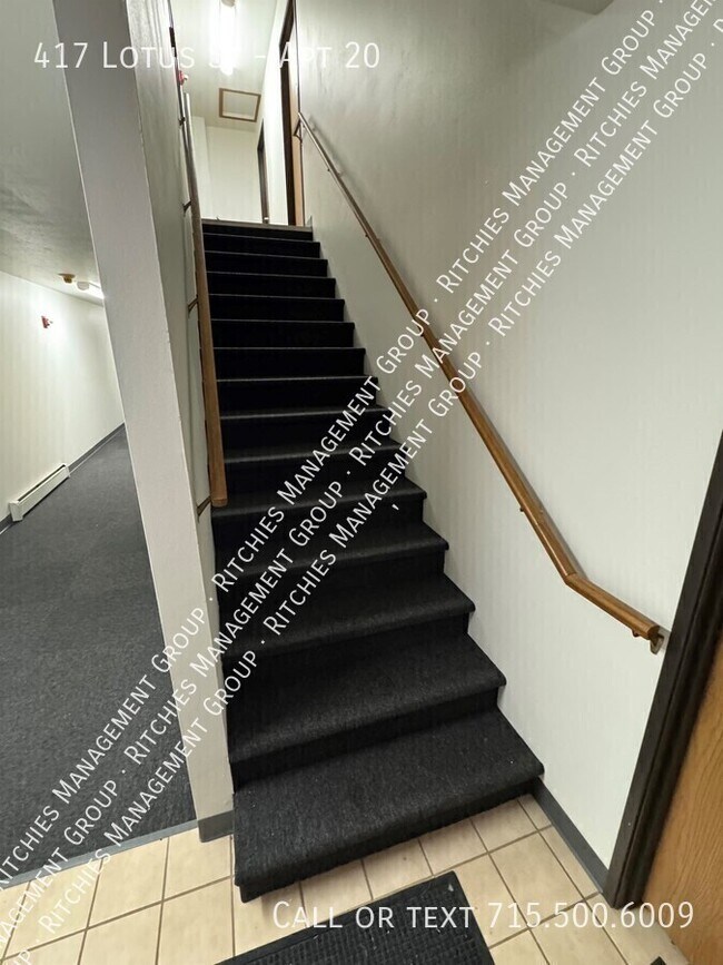 Building Photo - 417 Lotus St