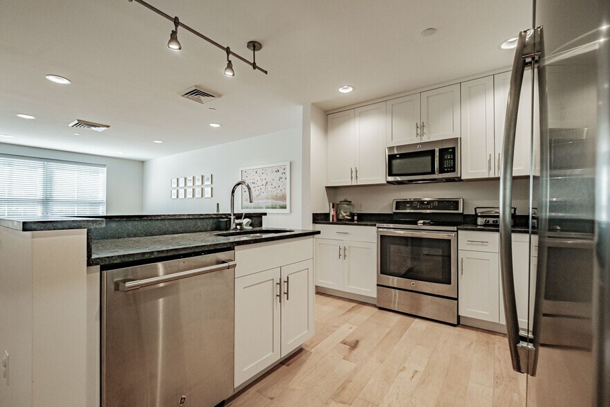 Building Photo - 25 High St