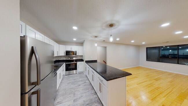 Building Photo - 465 Whalley Ave