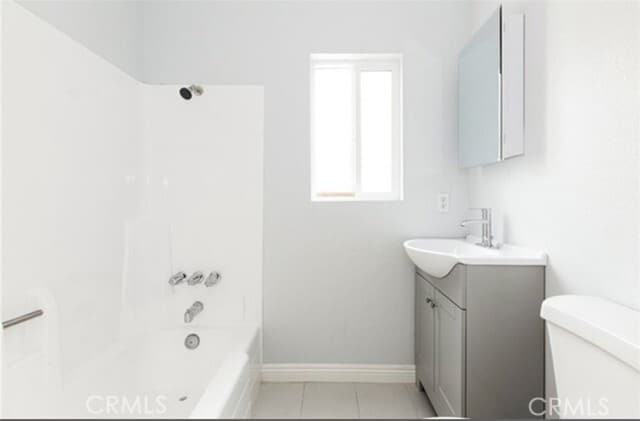 Building Photo - 6250 Vineland Ave