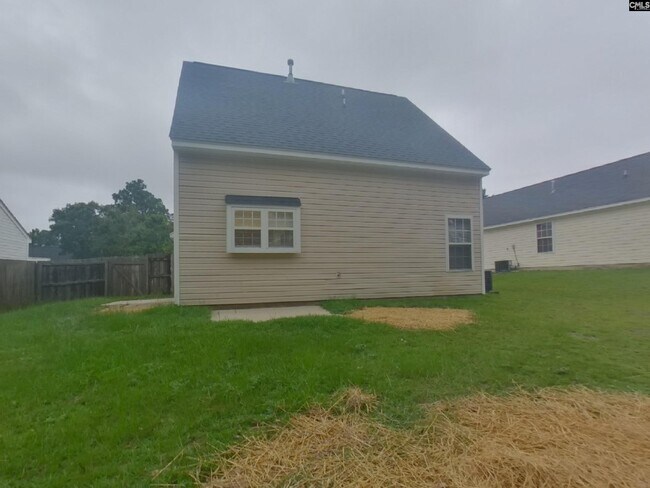 Building Photo - 121 Riglaw Cir