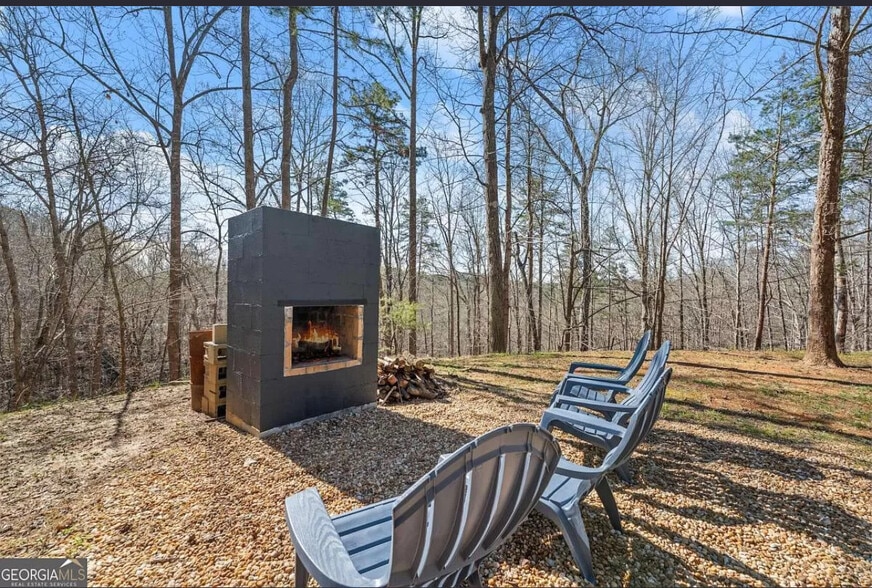 Building Photo - 747 Golden Ave