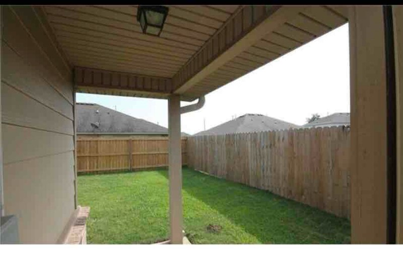 Building Photo - 918 Oakwood Ln
