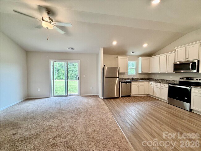 Building Photo - 3118 Maple Rdg Dr