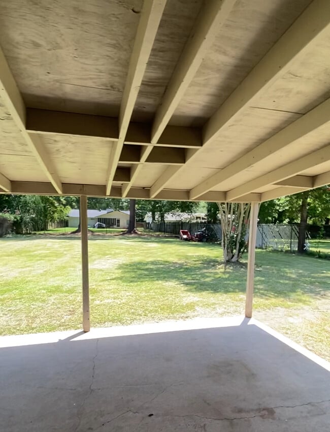 Building Photo - 182 Leisure Dr