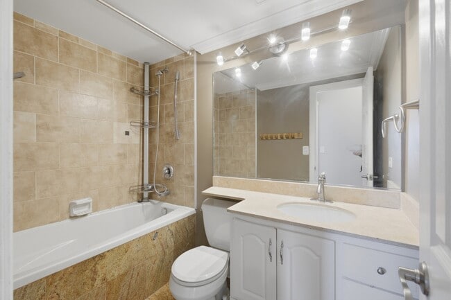 Building Photo - 1463 Mercury Dr