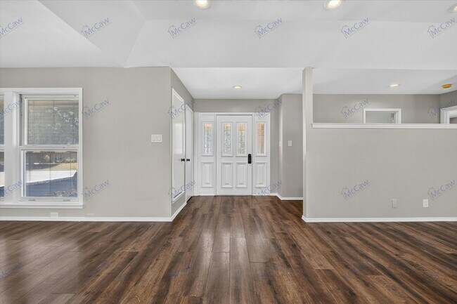 Building Photo - 4900 Ledgestone Dr