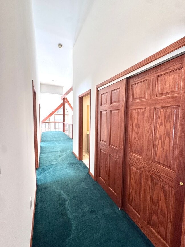 Building Photo - GRAND FIVE BEDROOM HOME