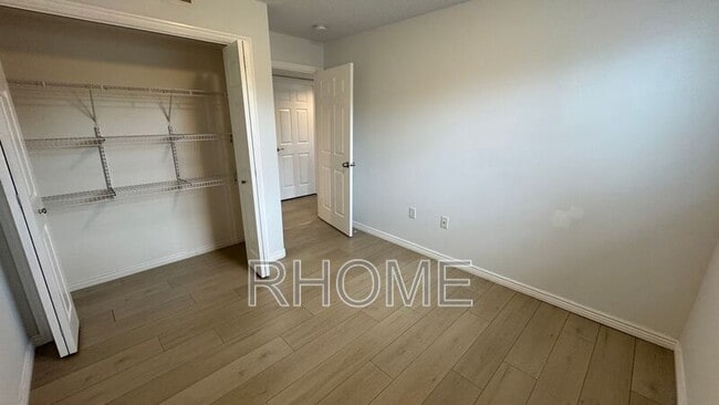 Building Photo - 1617 W Treille Ct