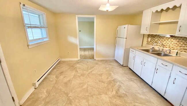 Building Photo - 38 Sherman St