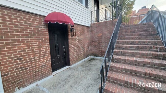 Building Photo - 7 Ratcale Ln