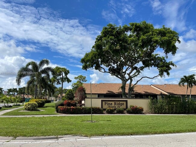 Building Photo - 806 Sky Pine Way