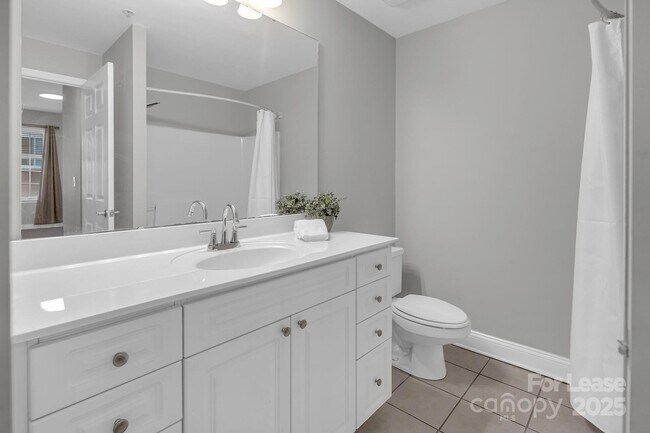 Building Photo - 300 W 5th St