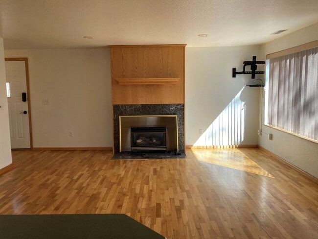 Building Photo - 700 S 46th Ave