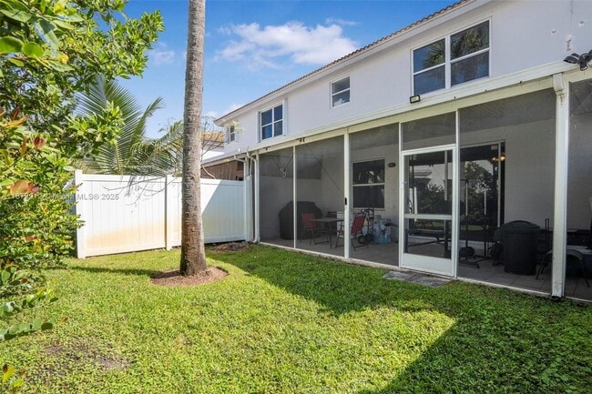 Building Photo - 136 SW 169th Ave